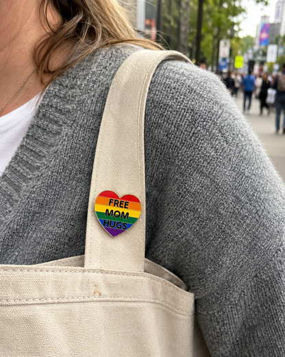 Free Mom Hugs Pin